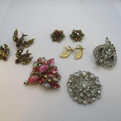 Lot 71 - Mixed Lot of Costume Jewelry