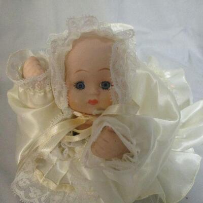 Lot 80 - Lullaby Doll