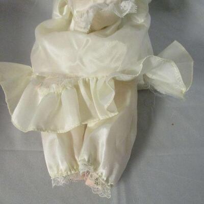 Lot 80 - Lullaby Doll