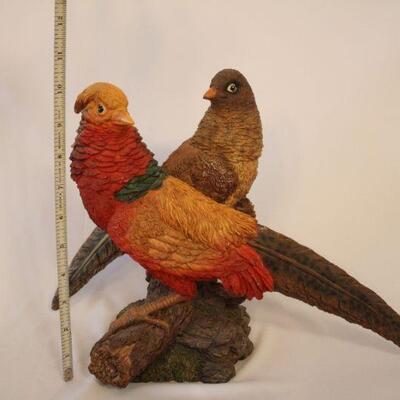Lot #50: Realistic Birds on Branch Figurine 