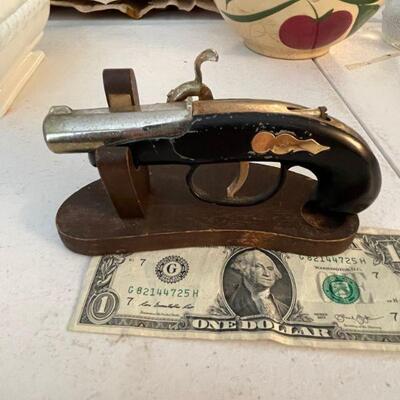 1960's Flintlock pistol lighter 