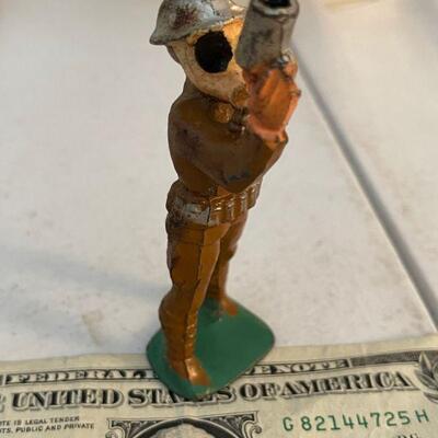 Metal German Soldier / gas mask and gas 