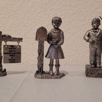 Lot 39: Assorted Michael Ricker Figures 