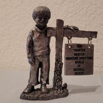 Lot 39: Assorted Michael Ricker Figures 