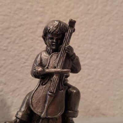 Lot 41: Assorted Michael Ricker Figures 
