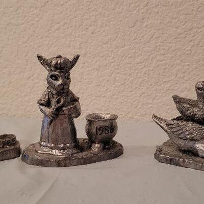 Lot 42: Assorted Michael Ricker Figures