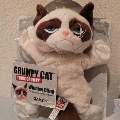 Lot 48: (2) New Stuffed Animal Collectibles 