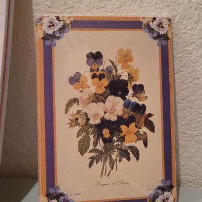 Lot 65: Assorted Paper Creations NEW
