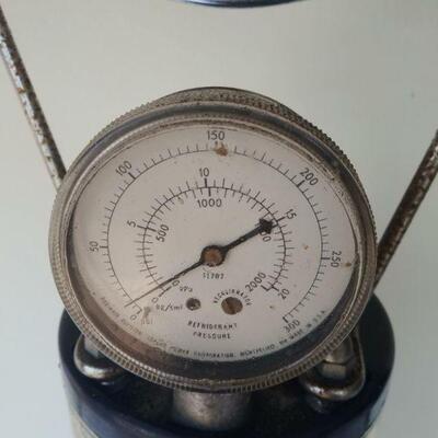 Vintage Robinair dial-a-charge