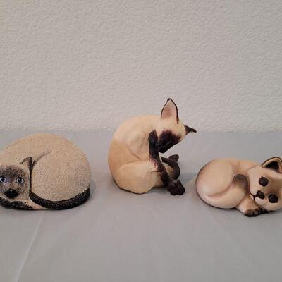 Lot 85: Thun Ceramic Cat & 2 Hallmark Deco Cats