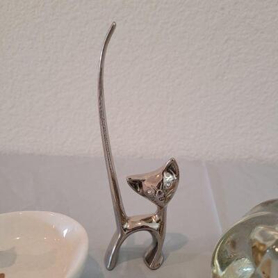 Lot 89: Cat Jewelry Bowl, Ring Holder Cat, Sleeping Cat Candle and LOVE Candle