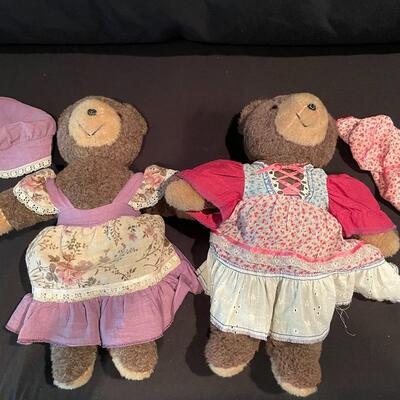 Lot 45 - Possible Steiff w/2 Gwen Bears