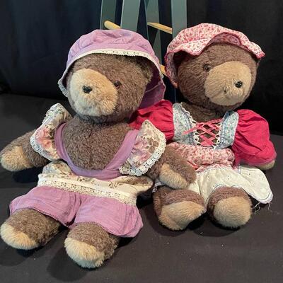 Lot 45 - Possible Steiff w/2 Gwen Bears