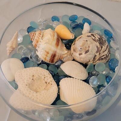 Lot 119: Bowl of Shells & Glass Stones, Sea Urchin Snowman and Mushroom Coral Night Light