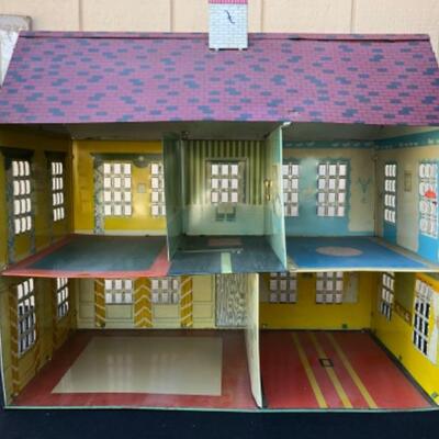 Lot 5DM.  Vintage Marx Tin Litho Doll House, 1950’s, 22” T x 12” D x 22” W — $22.50