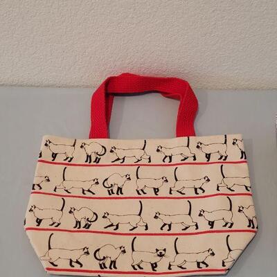 Lot 156: New Woodchips Cat Bag and Organizer 