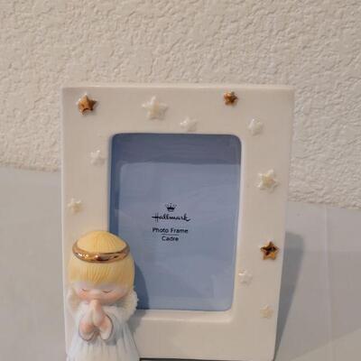 Lot 167: New Angel Picture Frame and 3 Angels Tin with Cookie Cutters 
