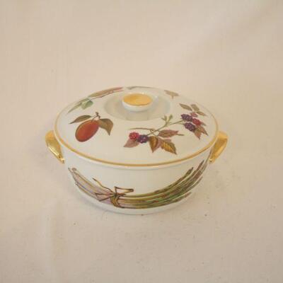 Lot #83: Royal Worcester English Porcelain Evesham Casserole Dish 1961