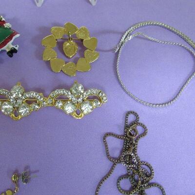 Lot of Contemporary Jewelry Read Description for More Details