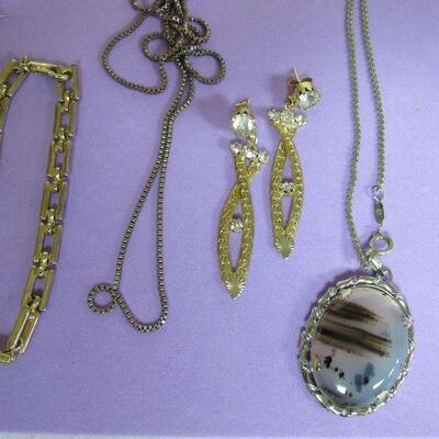 Lot of Contemporary Jewelry Read Description for More Details