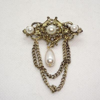 Victorian Chain Brooch Pearls
