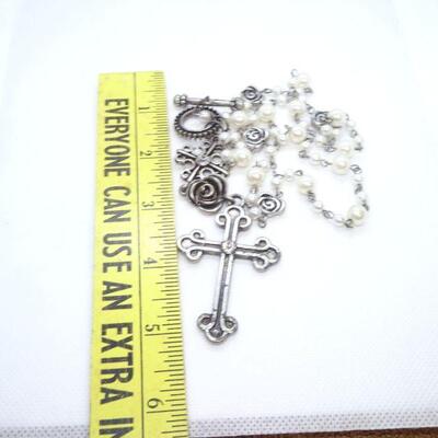 Silver Tone Cross pendant Necklace