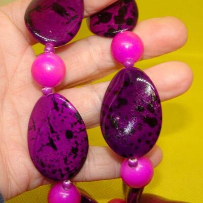 Fuchsia & Pink Chunky 1980's Necklace 