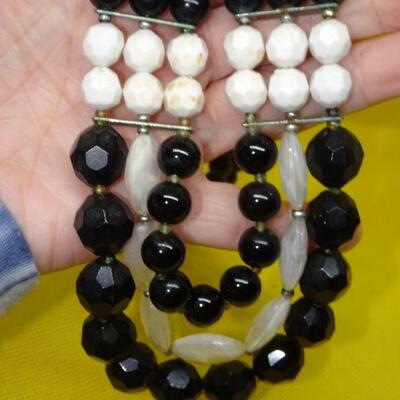 Art Deco Style Black & White Beaded Necklace 