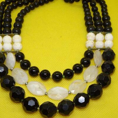 Art Deco Style Black & White Beaded Necklace 