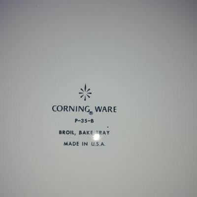 9 Pieces of Vintage Corning Ware 