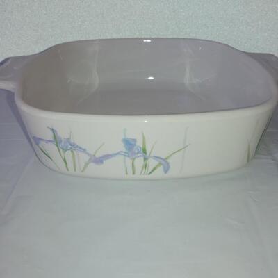 9 Pieces of Vintage Corning Ware 