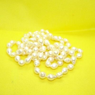 Flapper Style Faux Pearl Necklace 