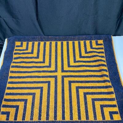 Vintage Retro Fieldcrest Black Yellow Orange Bath Towels