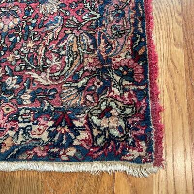 Lot 68 - Rug with Accent Pillows