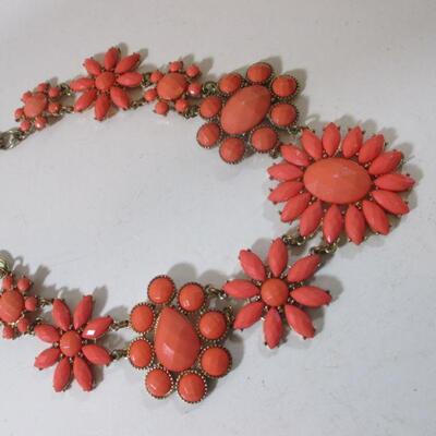 Vintage Coral enamel Daisy Bib Choker  Beautiful fashion Statement.