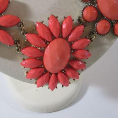 Vintage Coral enamel Daisy Bib Choker  Beautiful fashion Statement.