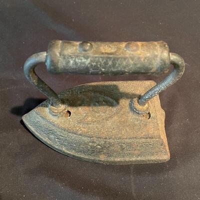 Lot 73 - Old-Fashioned Irons and Thermometer 