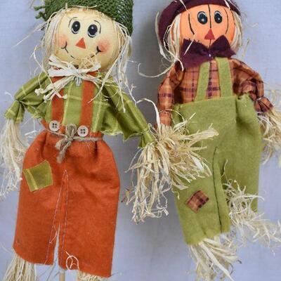 4pc Autumn Decor: 2 Scarecrows, 1 Basket, 1 Weave