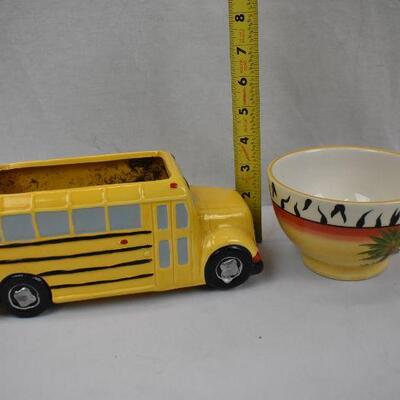 5 pc Kitchen/Decor: 2 Bowls, 1 vase, School Bus Planter, Popcorn bucket