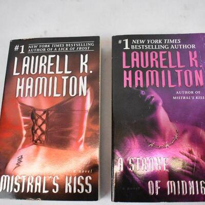 5 Fiction Books Laurell K Hamilton: Stroke of Midnight -to- Swallowing Darkness