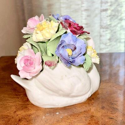 Lot 14  Ansley Flower Bowl & Flower Swan English Fine Bone China