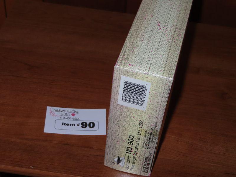 Lot #90 | EstateSales.org