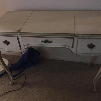 Vintage vanity 