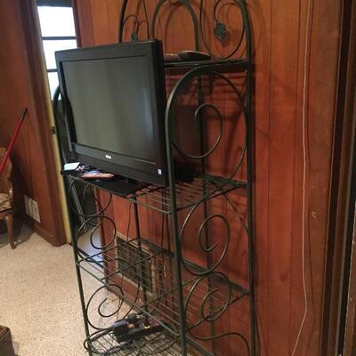 Indoor metal etagere