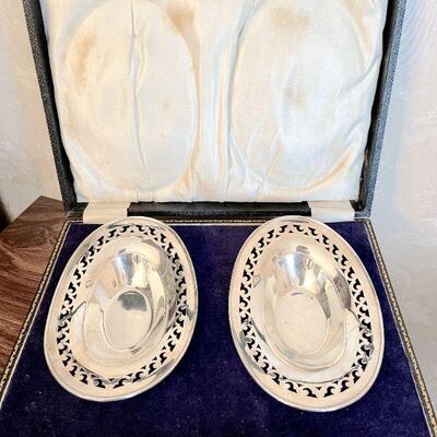 Lot 22  Antique Sheffield James Dixon Sterling Pierced Oval Candy in Presentation Case