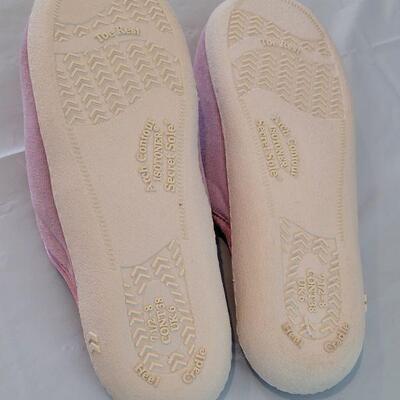 Lot 174: New Nautica Pj's and Isotoner Slippers 
