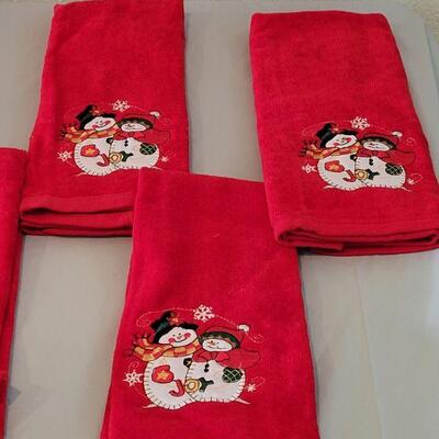 Lot 186: New Red Snowman Hand Towels