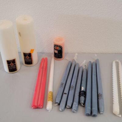 Lot 193: Candle lot