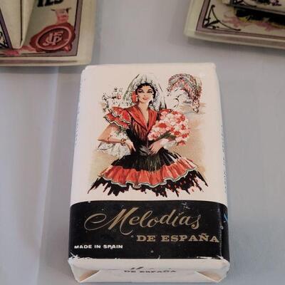 Lot 199: New Soaps and Soap Dishes
