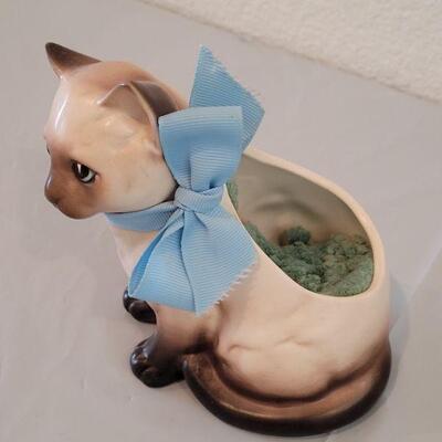 Lot 204: Siamese Napco Planter and Glass Dish 